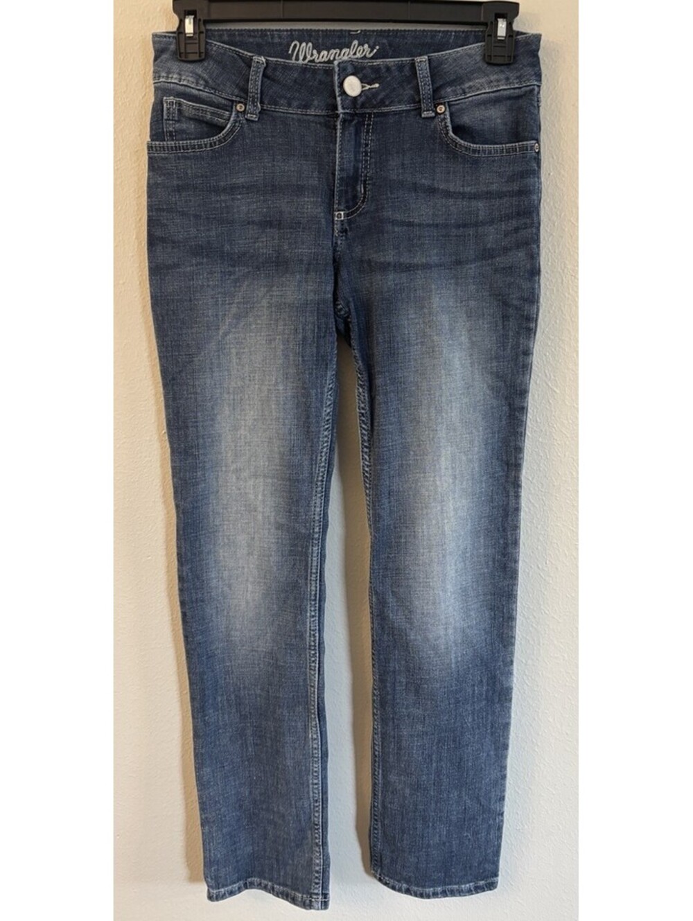 Wrangler Straight Leg Jeans Women’s 5x32 Blue Medium Wash Denim Mid Rise